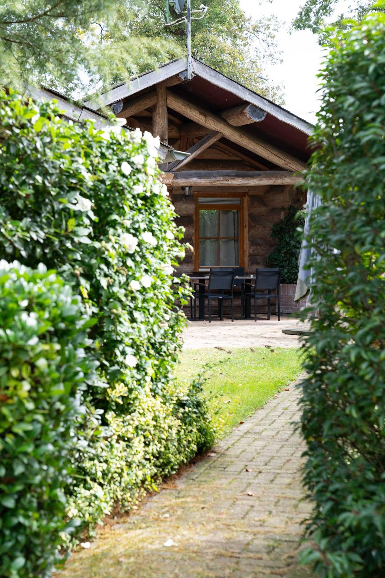 Boomgalows De Roestelberg Kaatsheuvel Exterior foto
